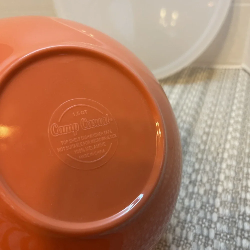 CAMP CASUAL SET OF‎ 3 NESTING BOWLS With One Lid
